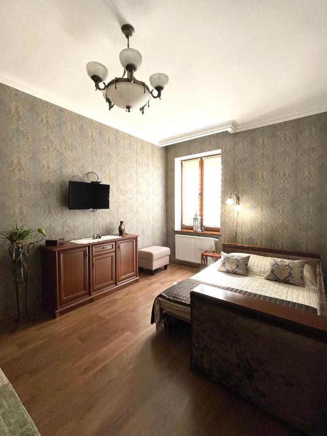 Apartment On Franka Lviv Eksteriør billede
