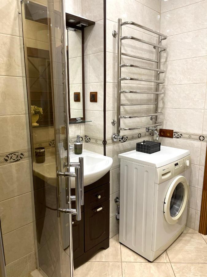 Apartment On Franka Lviv Eksteriør billede